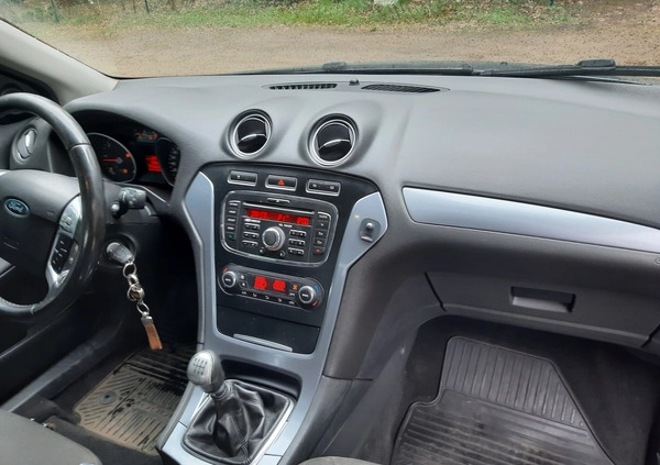 Ford Mondeo cena 18500 przebieg: 332000, rok produkcji 2011 z Śrem małe 211